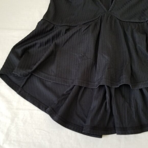 NWT! Cute and Flirty Sleeveless Top w/ Tapered Ruffle Hem & Racerback Design- LG - Picture 9 of 15